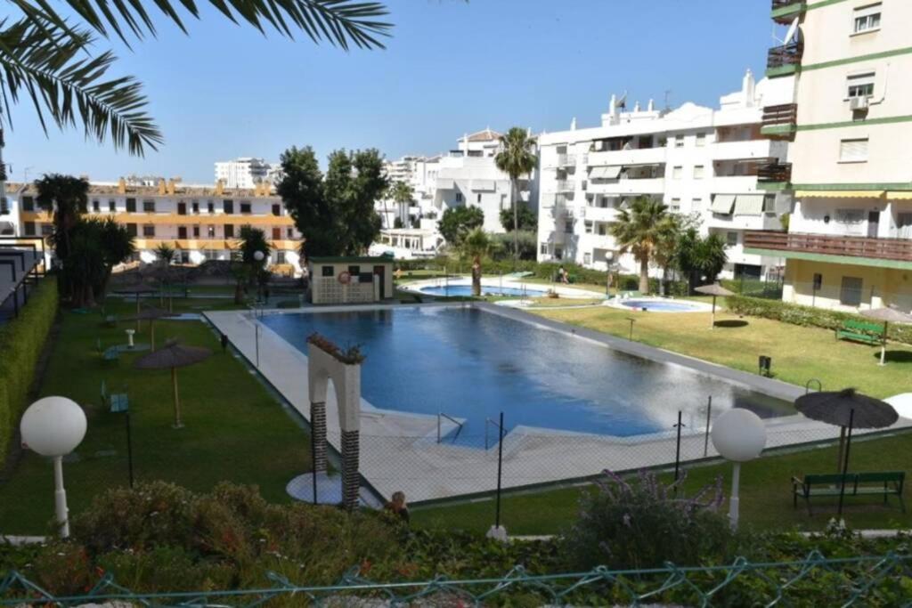 Modern Studio Near Beach. Sea, Pool And Wi-Fi 베날마데나코스타 외부 사진